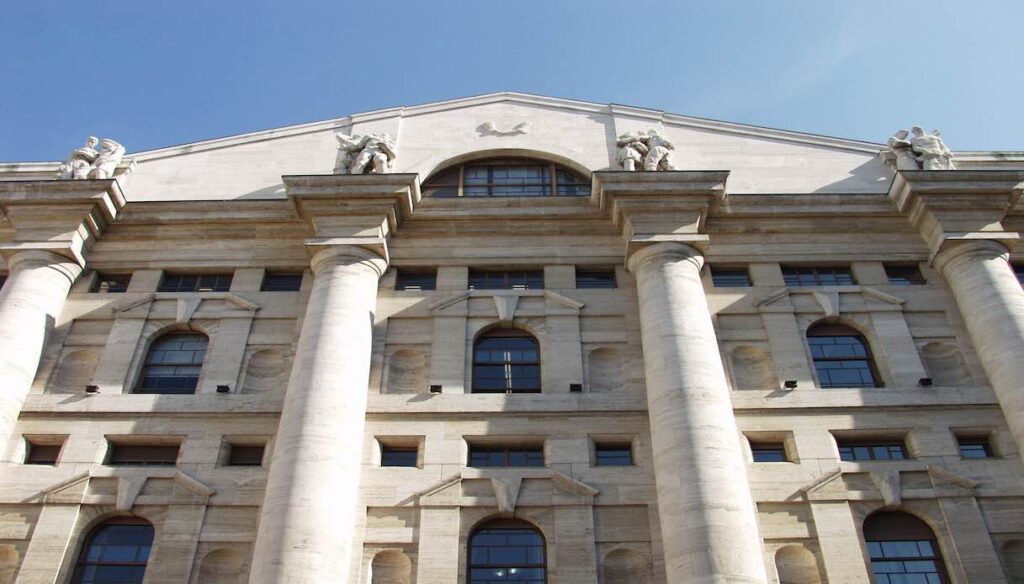 Borse, ultima seduta di settimana in rosso. Torna preoccupazione per i dazi